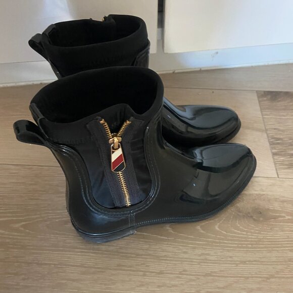 Tommy Hilfiger Rain boots SIZE 7.5 - Picture 1 of 5